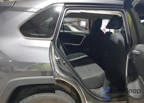 2021 Toyota Rav4 Le z USA, uszkodzony, nr VIN 2T3H1RFV0MC103302